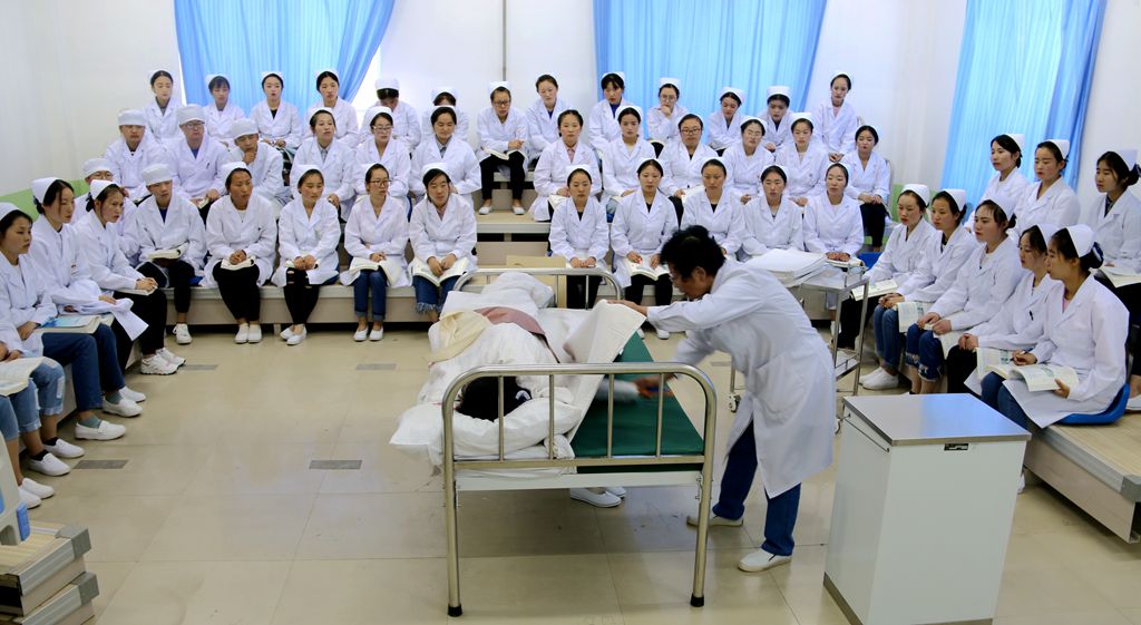 美加墨世界杯官方网站开展实践教学观摩活动2.jpg