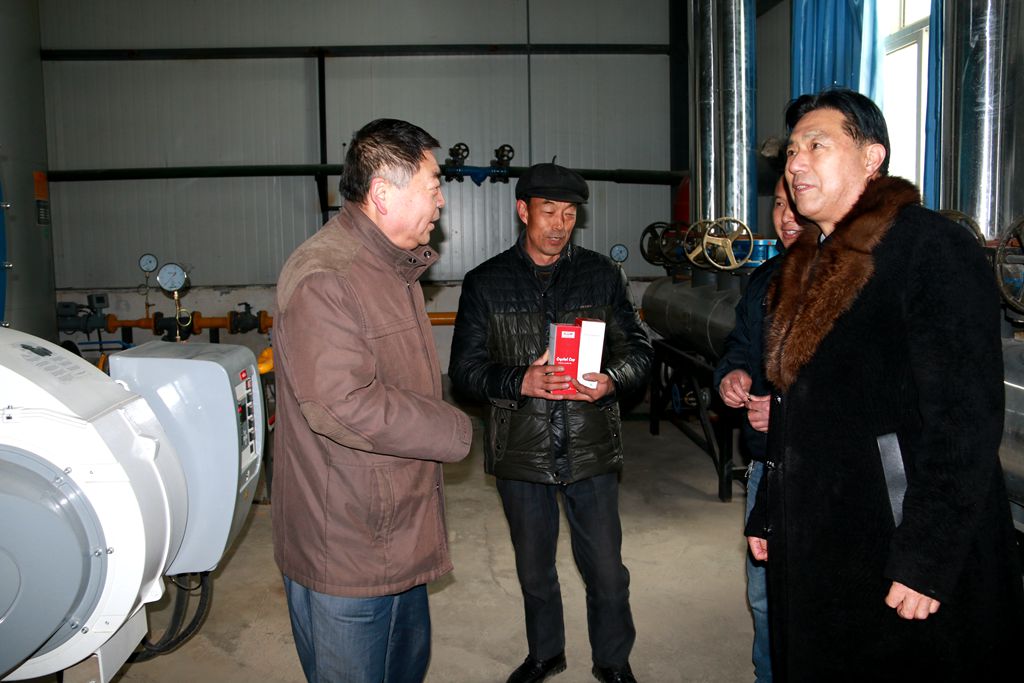 美加墨世界杯官方网站领导慰问在岗教职工督查安全工作2.jpg